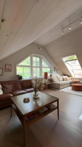 Charming apartment by the sea